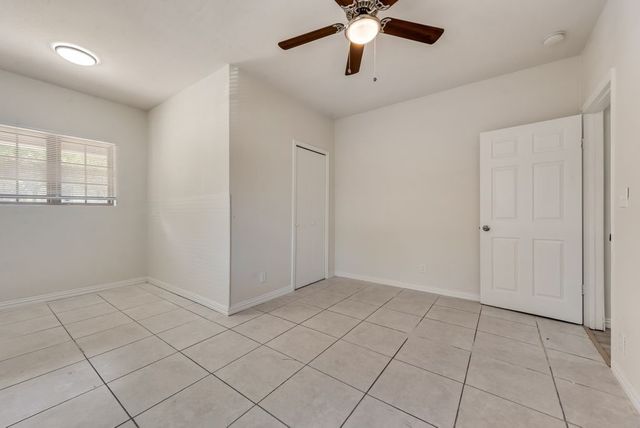 2704 Rosen Avenue, Fort Worth, TX 76164