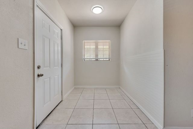 2704 Rosen Avenue, Fort Worth, TX 76164
