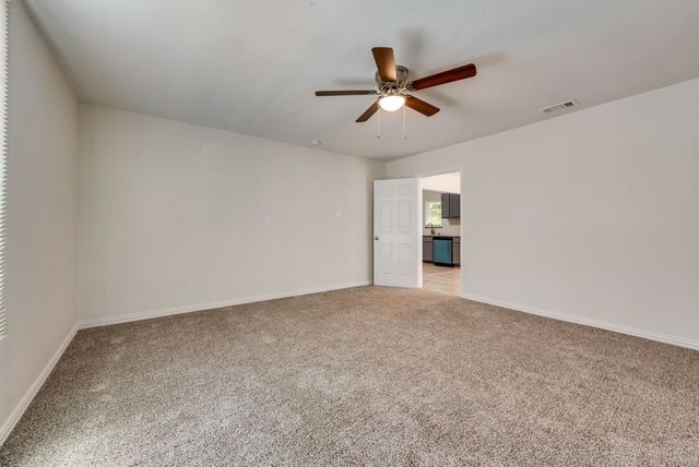 2704 Rosen Avenue, Fort Worth, TX 76164
