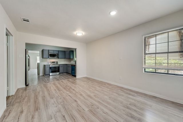 2704 Rosen Avenue, Fort Worth, TX 76164