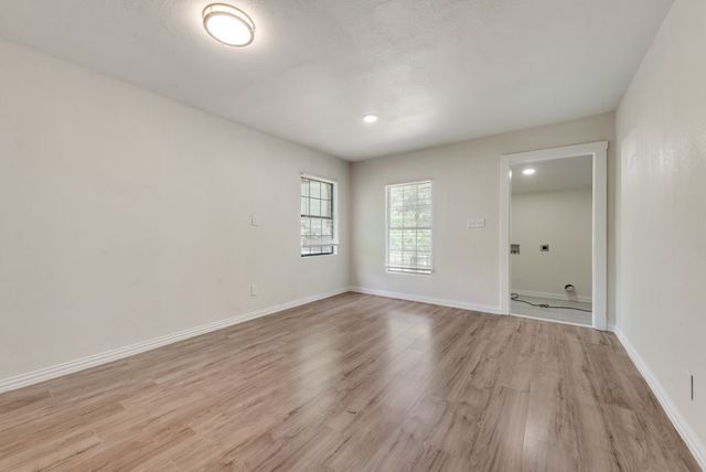 2704 Rosen Avenue, Fort Worth, TX 76164