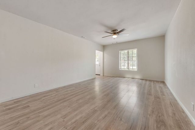 2704 Rosen Avenue, Fort Worth, TX 76164