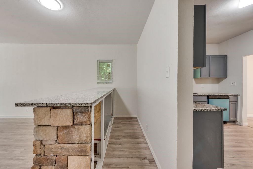 2704 Rosen Avenue, Fort Worth, TX 76164