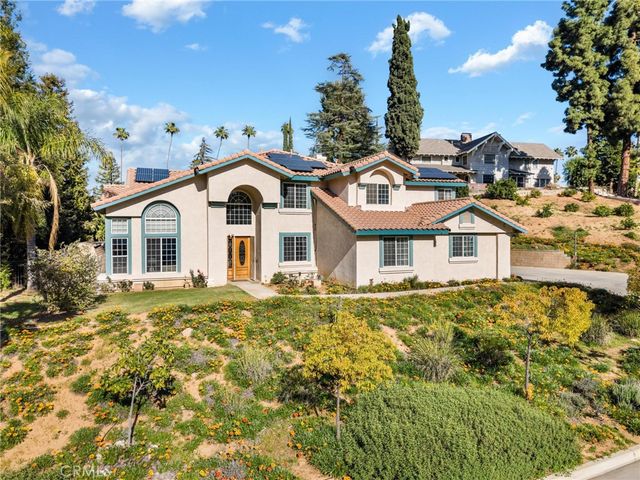 1617 Garden, Redlands, CA 92373