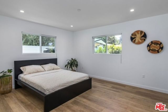 23028 Burbank Boulevard, Woodland Hills, CA 91367
