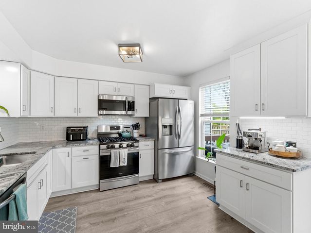 8 PINEHURST CT, Blackwood, NJ 08012