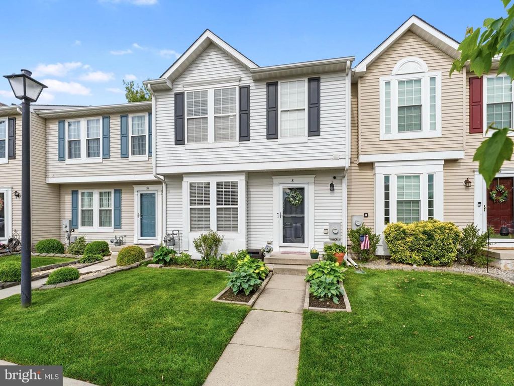 8 PINEHURST CT, Blackwood, NJ 08012