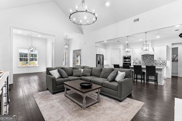 207 Yale Circle, Bonaire, GA 31005