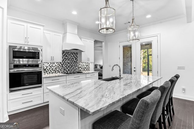 207 Yale Circle, Bonaire, GA 31005
