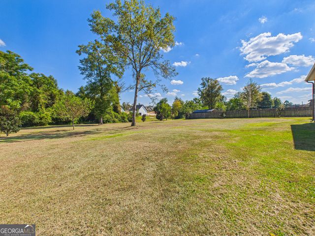 207 Yale Circle, Bonaire, GA 31005