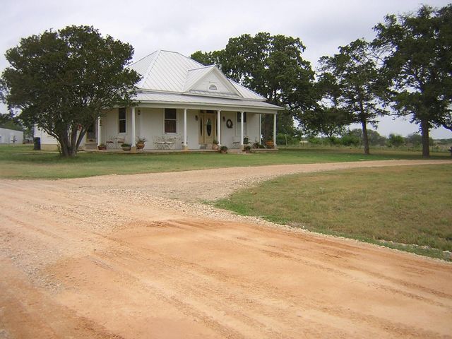 15657 Fm 86, Dale, TX 78616