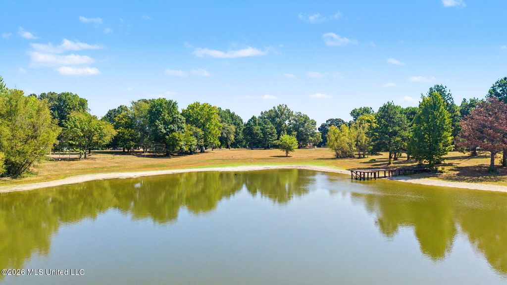 Claridge Court, Horn Lake, MS 38637 — photo 2