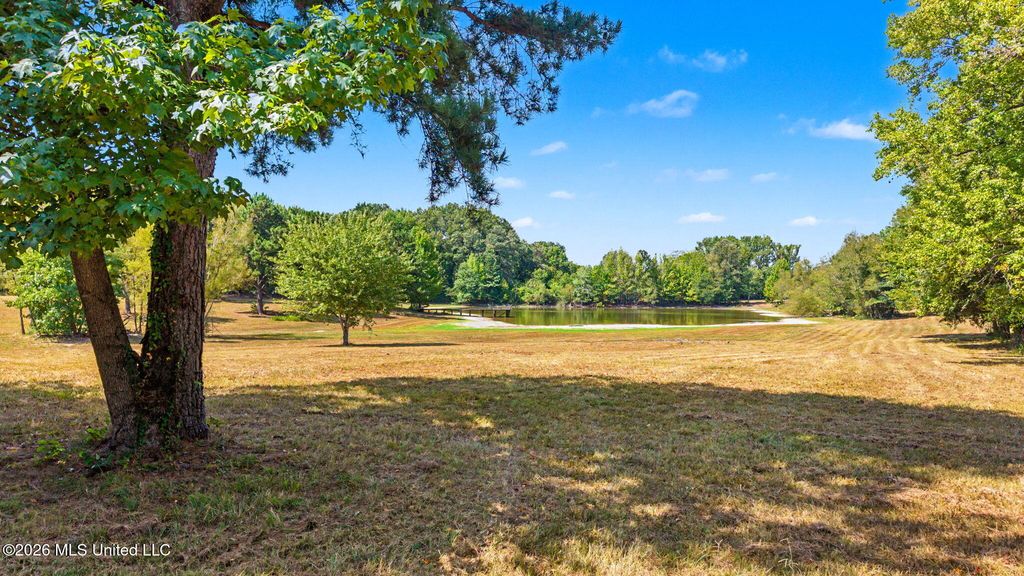Claridge Court, Horn Lake, MS 38637 — photo 3