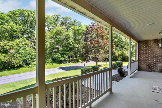 63 LINDSAY LN, Hanover, PA 17331
