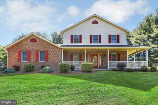 63 LINDSAY LN, Hanover, PA 17331