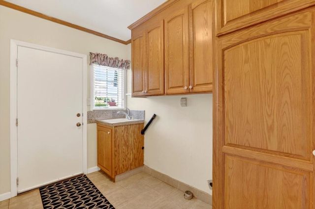 7621 Hanna Street, Gilroy, CA 95020