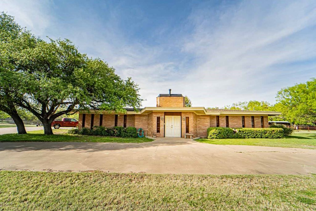 4 Chaparral Lane, Breckenridge, TX 76424