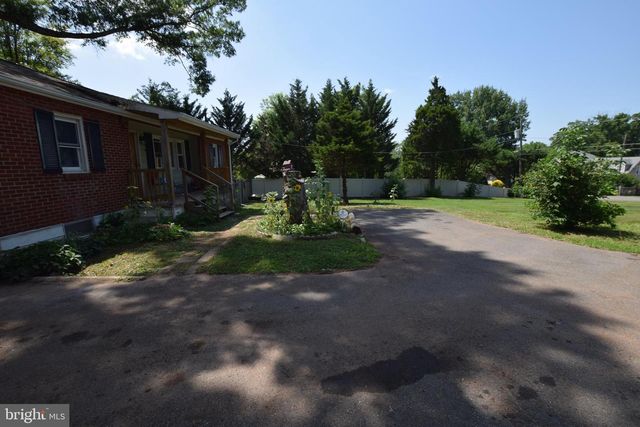 8721 YORKSHIRE LN, Manassas, VA 20111