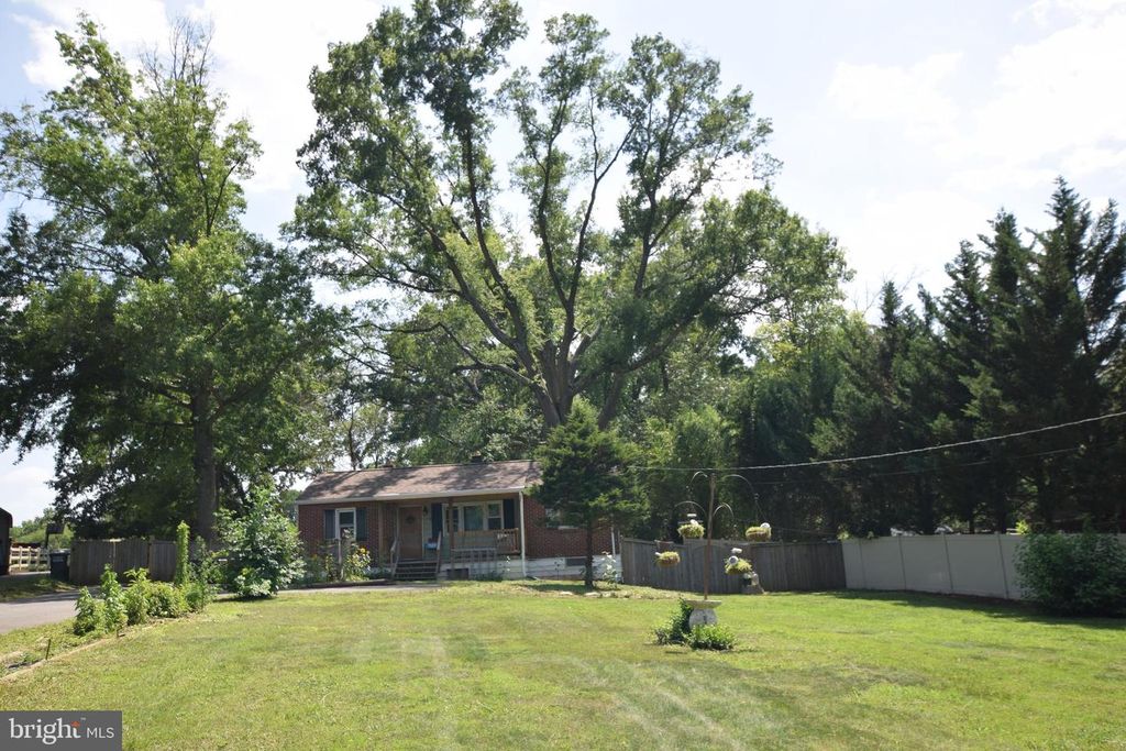 8721 YORKSHIRE LN, Manassas, VA 20111