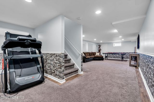 7 Richard Court, Manalapan, NJ 07726