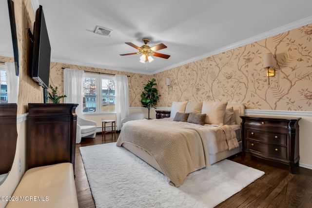 7 Richard Court, Manalapan, NJ 07726