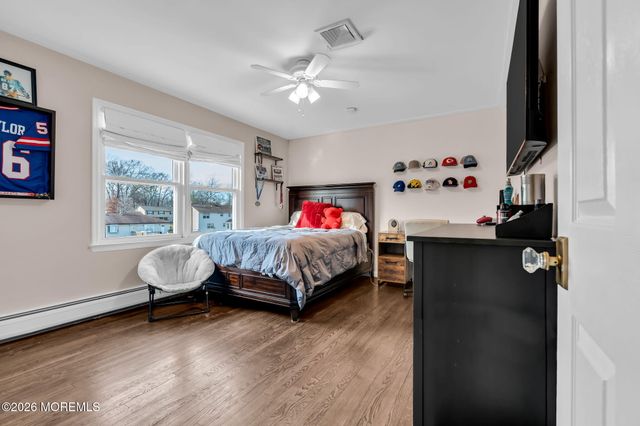 7 Richard Court, Manalapan, NJ 07726