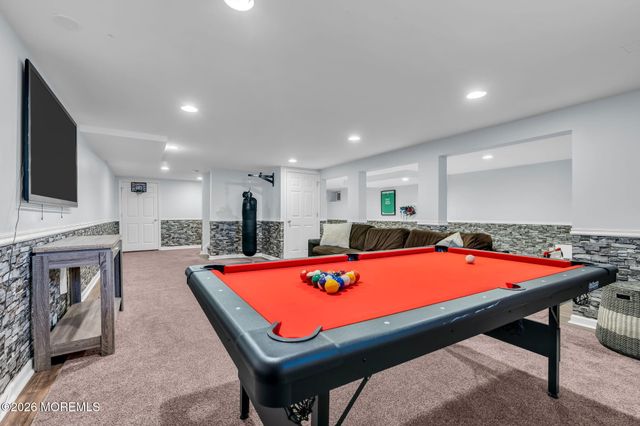 7 Richard Court, Manalapan, NJ 07726