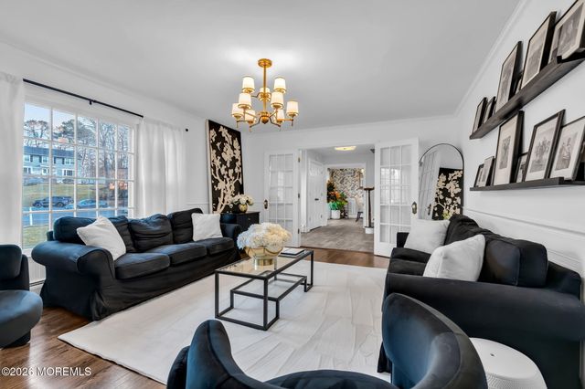 7 Richard Court, Manalapan, NJ 07726