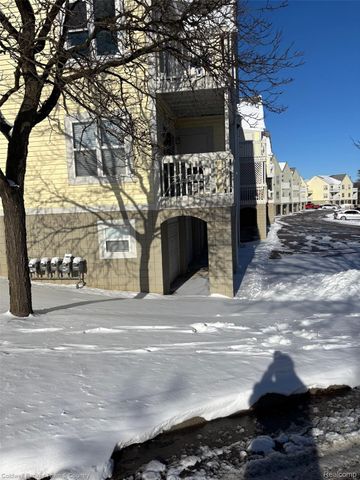 2225 S Huron Parkway 2, Ann Arbor, MI 48104