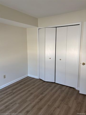 2225 S Huron Parkway 2, Ann Arbor, MI 48104