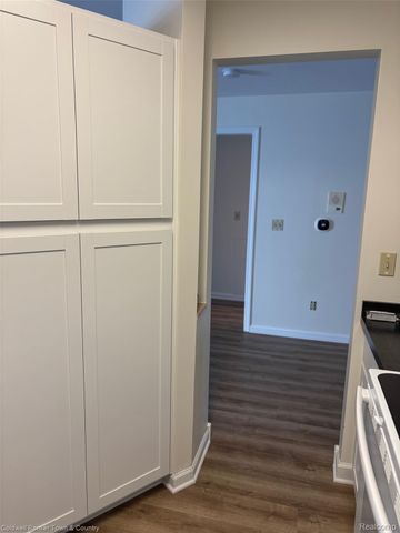 2225 S Huron Parkway 2, Ann Arbor, MI 48104