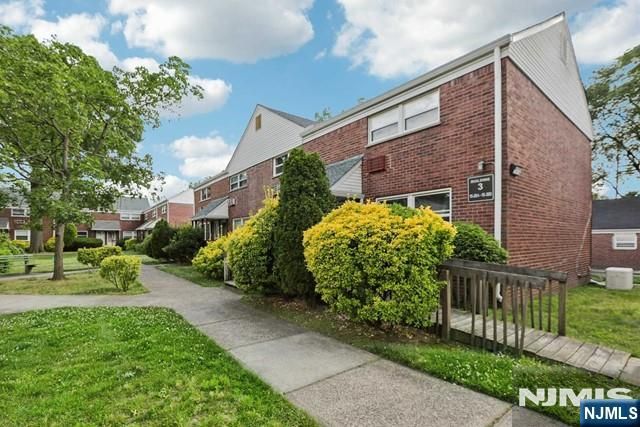 15-08 N Plaza Road A, Fair Lawn, NJ 07410