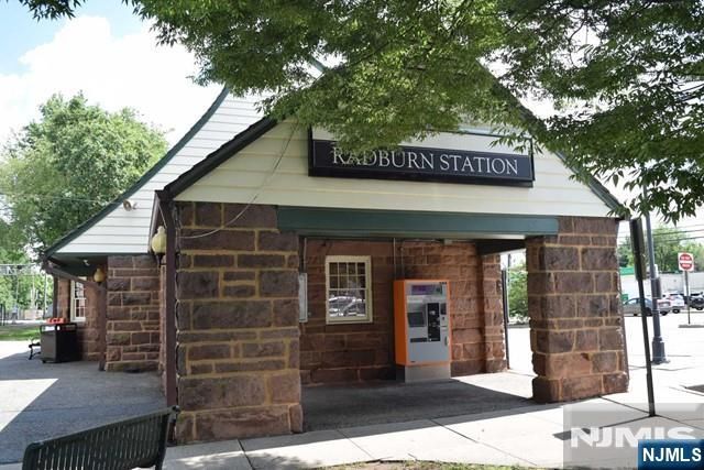 15-08 N Plaza Road A, Fair Lawn, NJ 07410