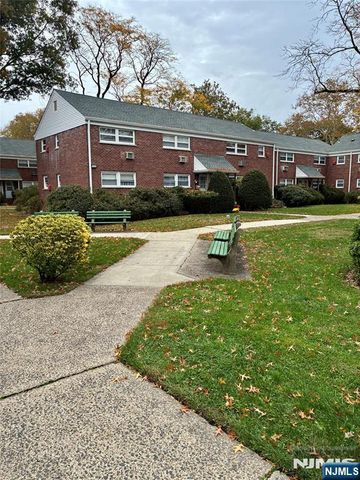15-08 N Plaza Road A, Fair Lawn, NJ 07410