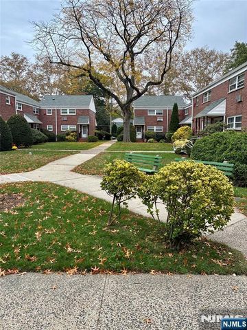 15-08 N Plaza Road A, Fair Lawn, NJ 07410