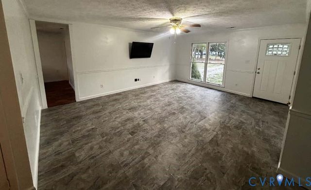 206 Belmont Dr, Toano, VA 23168