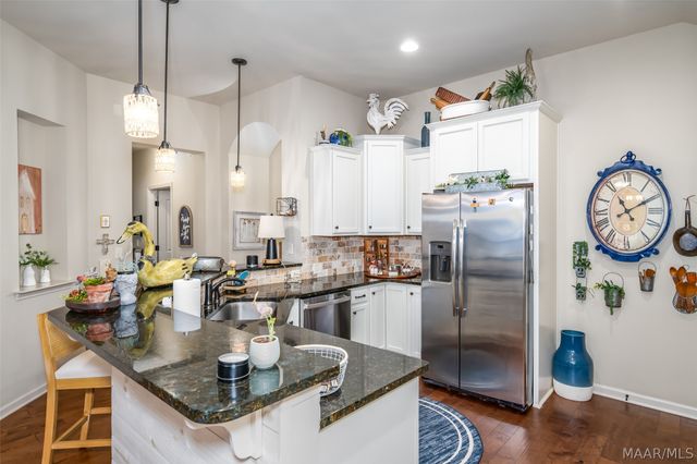 9155 CRESCENT LODGE Circle, Pike Road, AL 36064