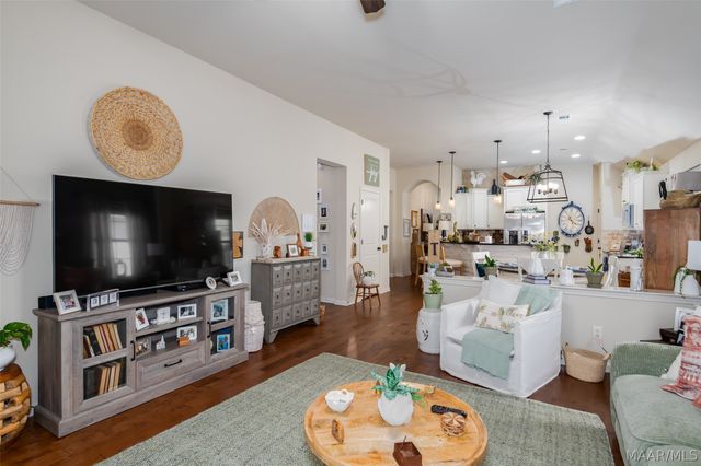 9155 CRESCENT LODGE Circle, Pike Road, AL 36064