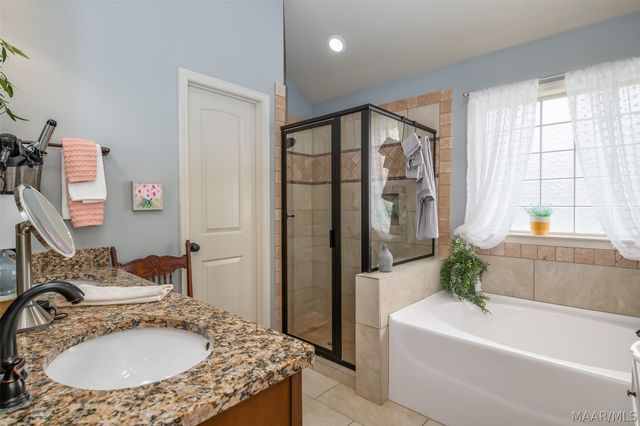 9155 CRESCENT LODGE Circle, Pike Road, AL 36064
