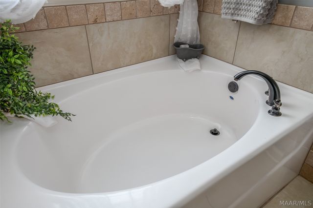 9155 CRESCENT LODGE Circle, Pike Road, AL 36064