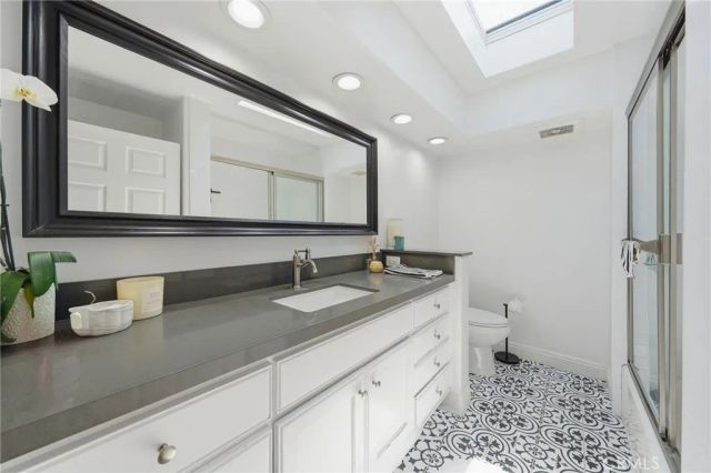 2202 W Oceanfront, Newport Beach, CA 92663