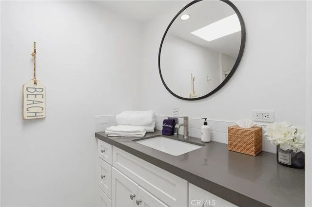 2202 W Oceanfront, Newport Beach, CA 92663