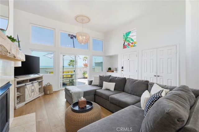 2202 W Oceanfront, Newport Beach, CA 92663