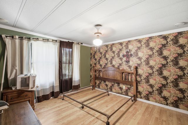 816 W Ayers Avenue, De Leon, TX 76444