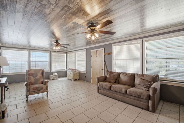 816 W Ayers Avenue, De Leon, TX 76444