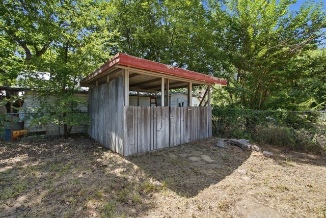 816 W Ayers Avenue, De Leon, TX 76444