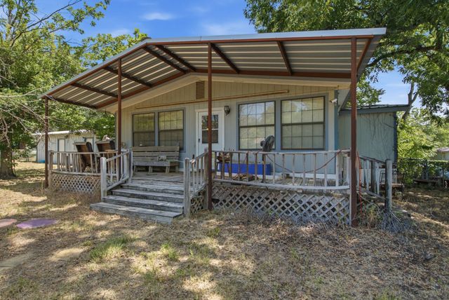 816 W Ayers Avenue, De Leon, TX 76444