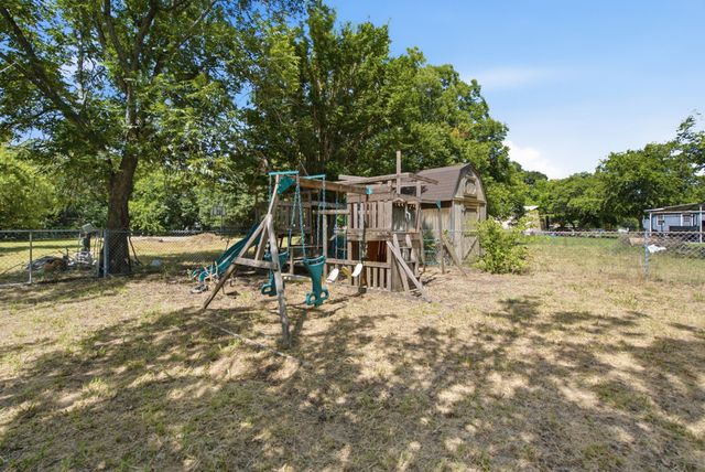 816 W Ayers Avenue, De Leon, TX 76444
