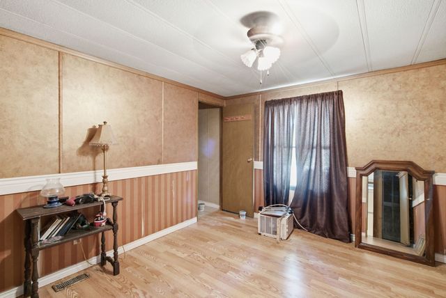 816 W Ayers Avenue, De Leon, TX 76444