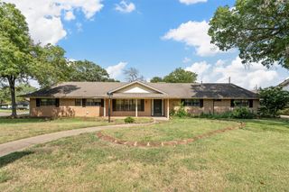 849 Deer Ridge Drive, Woodway, TX 76712
